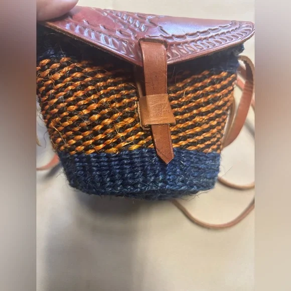 Woven Blue & Brown Crossbody Bucket Bag Leather Patterned Top Closure Straps - Picture 3 of 15